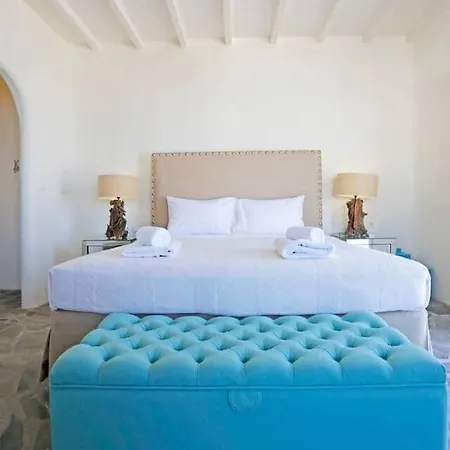 On The Rocks W Hot Tub At Cavo Delos