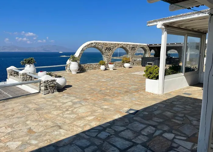 On The Rocks W Hot Tub At Cavo Delos فيلة